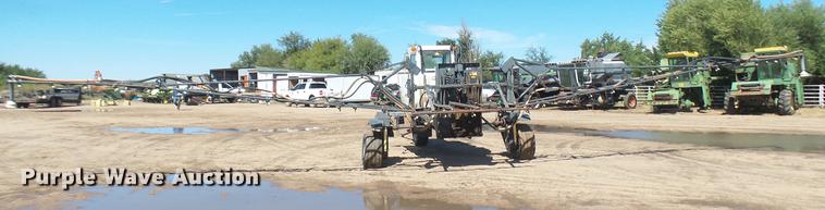 image for item EB9331 Melroe SpraCoupe 22 self-propelled sprayer