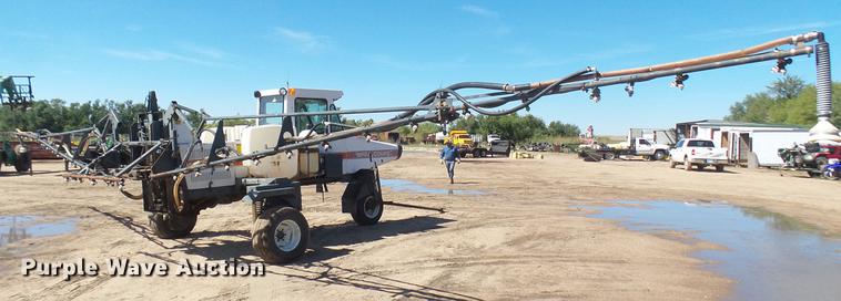 image for item EB9331 Melroe SpraCoupe 22 self-propelled sprayer