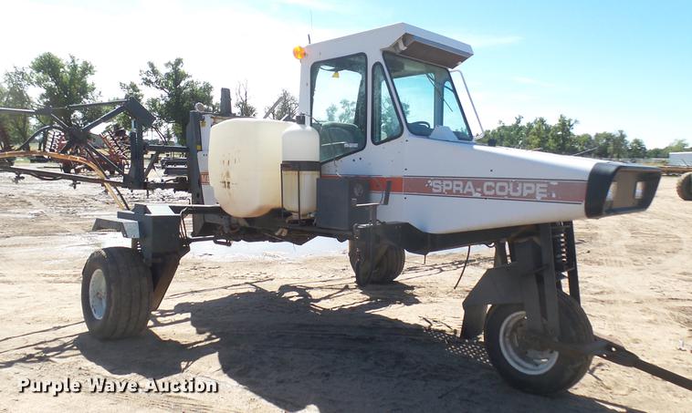 image for item EB9331 Melroe SpraCoupe 22 self-propelled sprayer