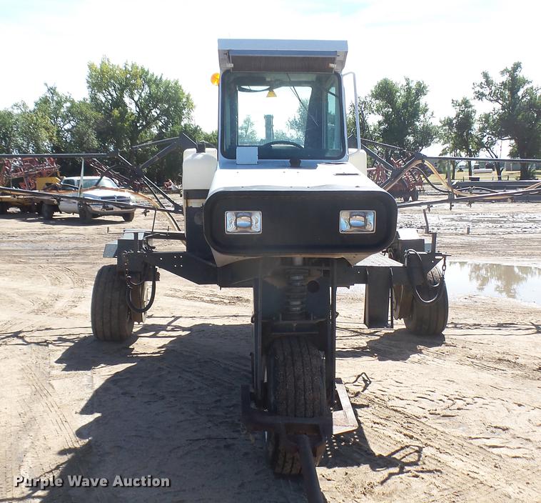 image for item EB9331 Melroe SpraCoupe 22 self-propelled sprayer