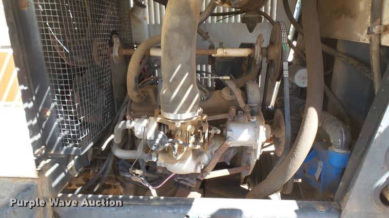 image for item EB9331 Melroe SpraCoupe 22 self-propelled sprayer