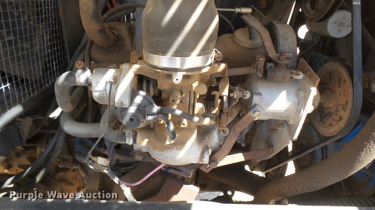 image for item EB9331 Melroe SpraCoupe 22 self-propelled sprayer