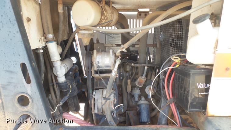 image for item EB9331 Melroe SpraCoupe 22 self-propelled sprayer