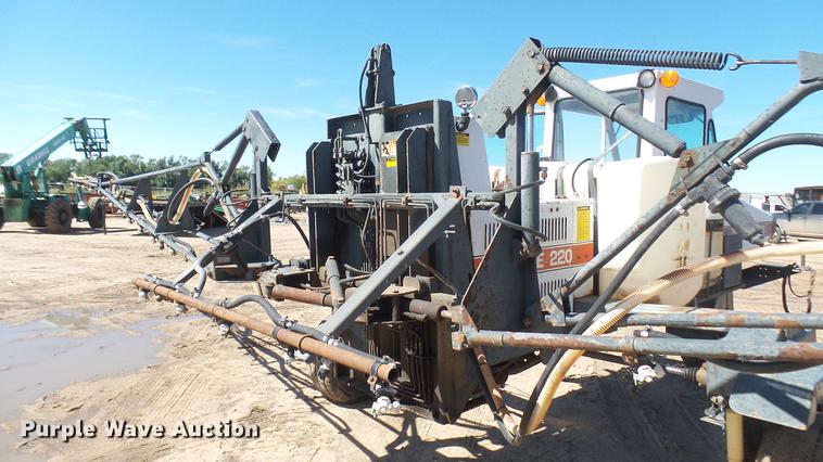 image for item EB9331 Melroe SpraCoupe 22 self-propelled sprayer