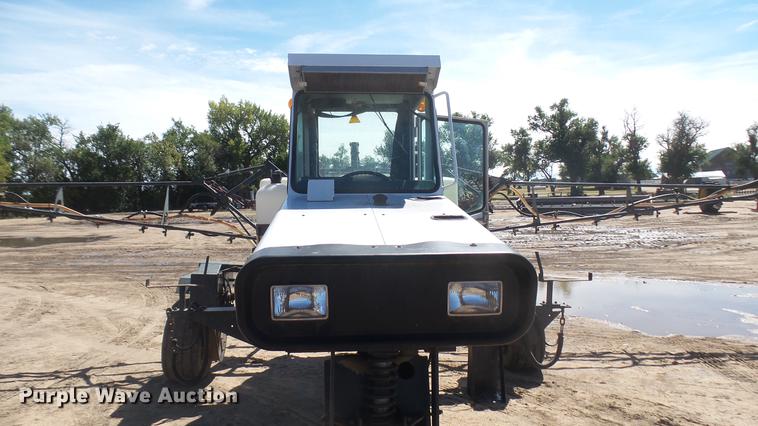 image for item EB9331 Melroe SpraCoupe 22 self-propelled sprayer