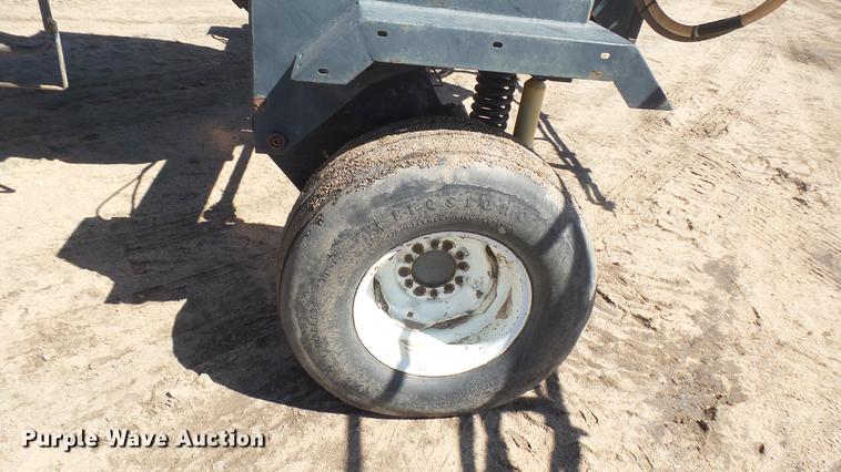 image for item EB9331 Melroe SpraCoupe 22 self-propelled sprayer