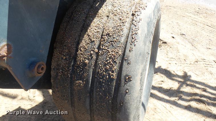 image for item EB9331 Melroe SpraCoupe 22 self-propelled sprayer