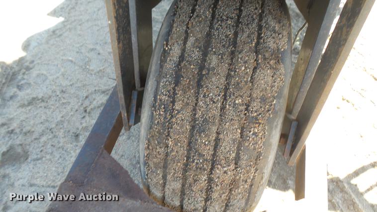 image for item EB9331 Melroe SpraCoupe 22 self-propelled sprayer