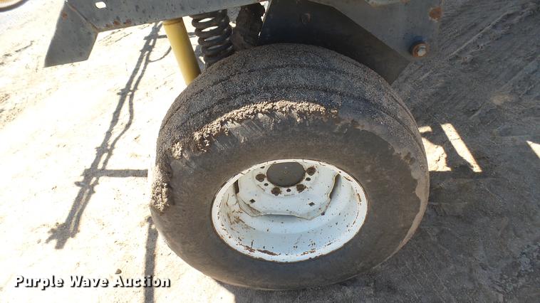 image for item EB9331 Melroe SpraCoupe 22 self-propelled sprayer