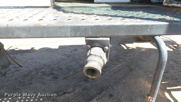 image for item EB9331 Melroe SpraCoupe 22 self-propelled sprayer