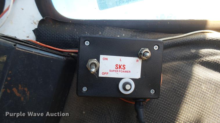 image for item EB9331 Melroe SpraCoupe 22 self-propelled sprayer