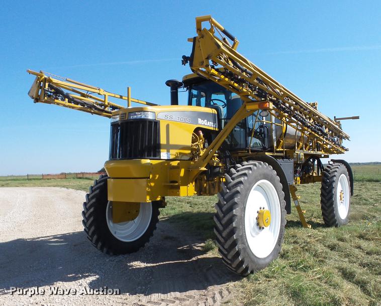 image for item K6403 2009 Ag-Chem RoGator 1084SSC self-propelled sprayer