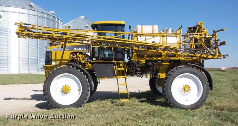 image for item K6403 2009 Ag-Chem RoGator 1084SSC self-propelled sprayer