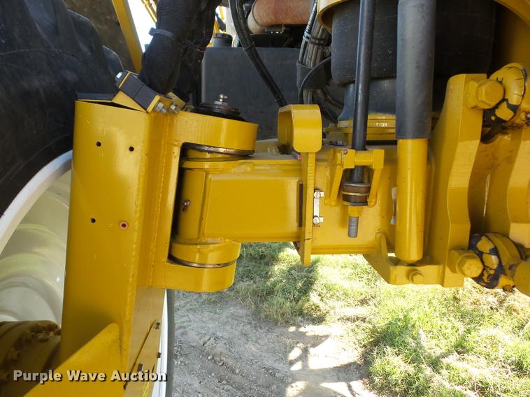 image for item K6403 2009 Ag-Chem RoGator 1084SSC self-propelled sprayer