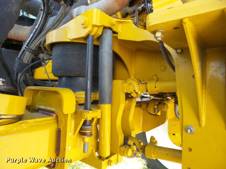 image for item K6403 2009 Ag-Chem RoGator 1084SSC self-propelled sprayer