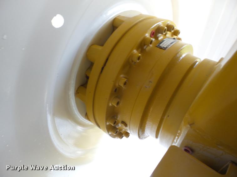 image for item K6403 2009 Ag-Chem RoGator 1084SSC self-propelled sprayer