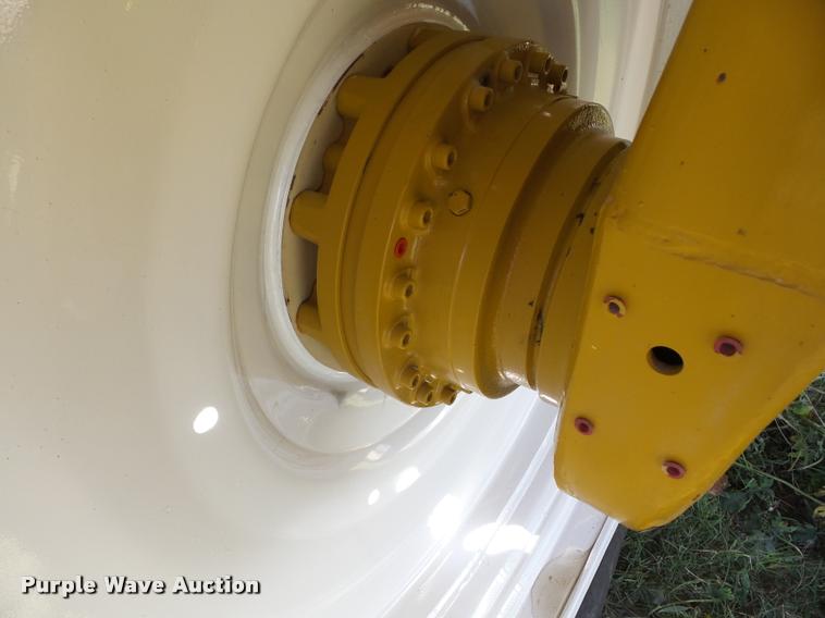 image for item K6403 2009 Ag-Chem RoGator 1084SSC self-propelled sprayer