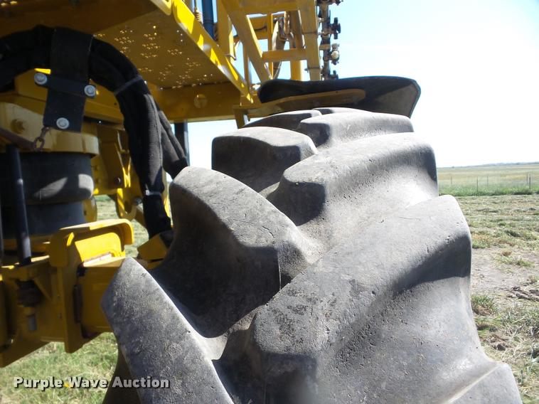 image for item K6403 2009 Ag-Chem RoGator 1084SSC self-propelled sprayer