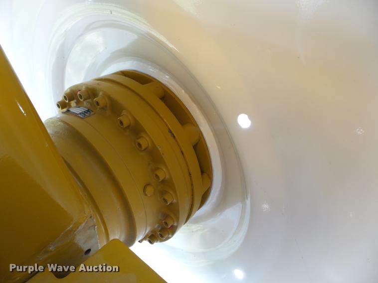 image for item K6403 2009 Ag-Chem RoGator 1084SSC self-propelled sprayer