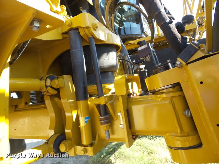 image for item K6403 2009 Ag-Chem RoGator 1084SSC self-propelled sprayer