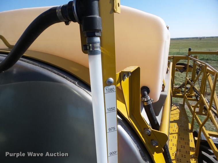 image for item K6403 2009 Ag-Chem RoGator 1084SSC self-propelled sprayer