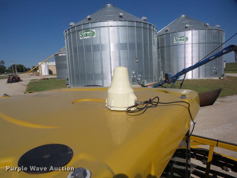 image for item K6403 2009 Ag-Chem RoGator 1084SSC self-propelled sprayer