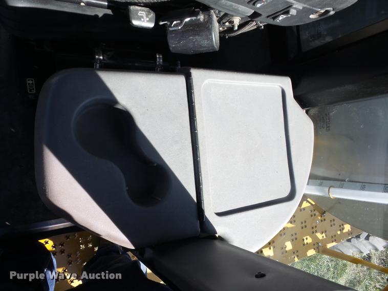 image for item K6403 2009 Ag-Chem RoGator 1084SSC self-propelled sprayer