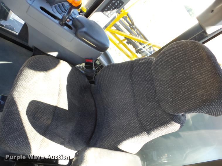 image for item K6403 2009 Ag-Chem RoGator 1084SSC self-propelled sprayer