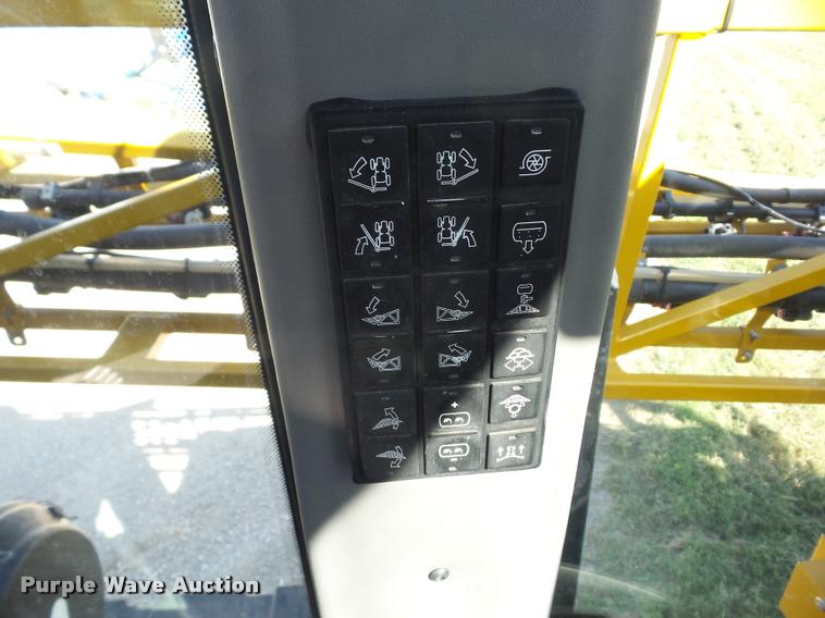 image for item K6403 2009 Ag-Chem RoGator 1084SSC self-propelled sprayer