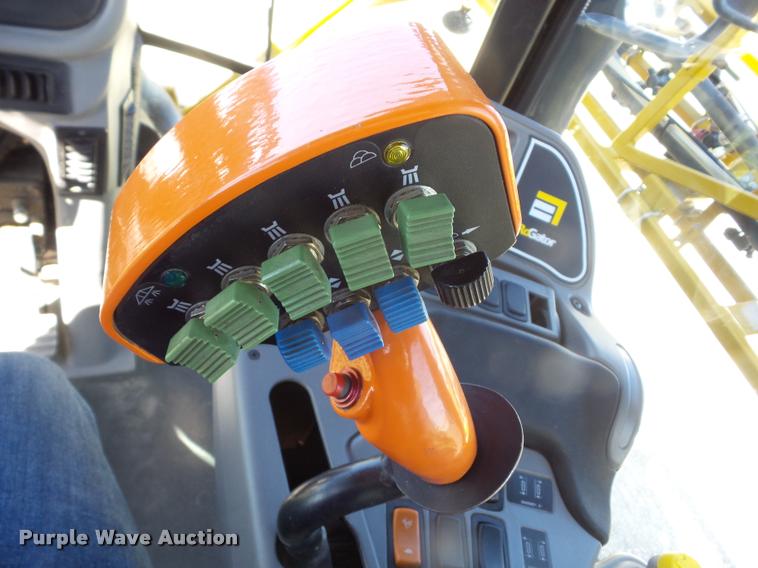 image for item K6403 2009 Ag-Chem RoGator 1084SSC self-propelled sprayer