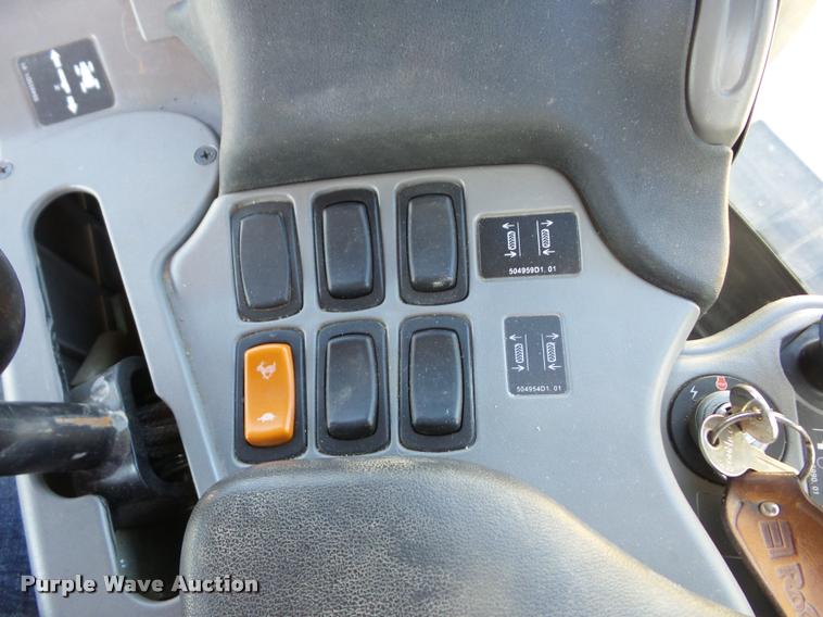 image for item K6403 2009 Ag-Chem RoGator 1084SSC self-propelled sprayer