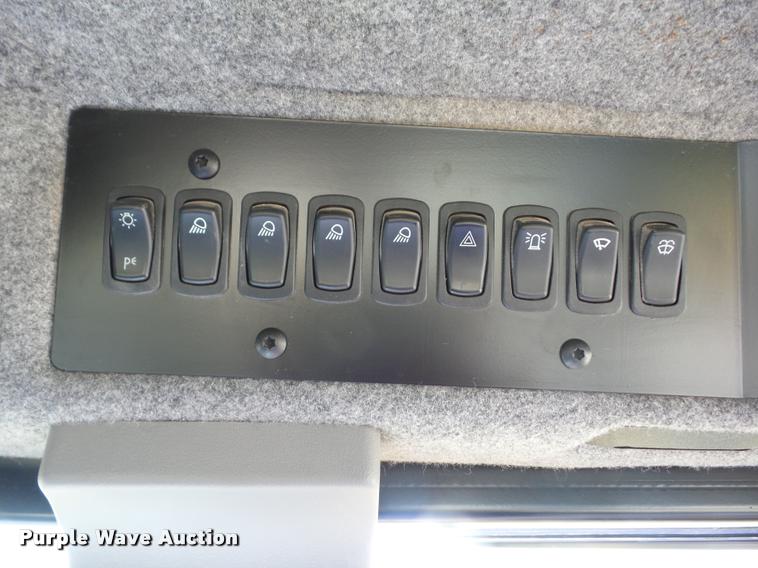 image for item K6403 2009 Ag-Chem RoGator 1084SSC self-propelled sprayer