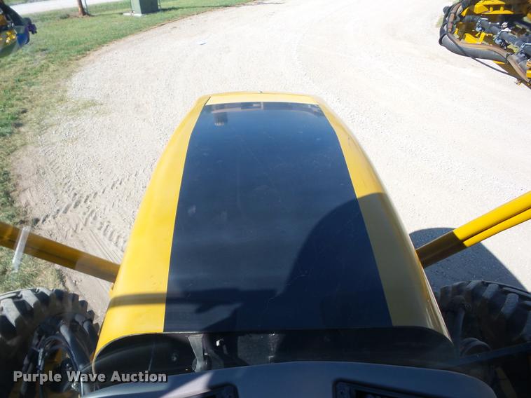 image for item K6403 2009 Ag-Chem RoGator 1084SSC self-propelled sprayer