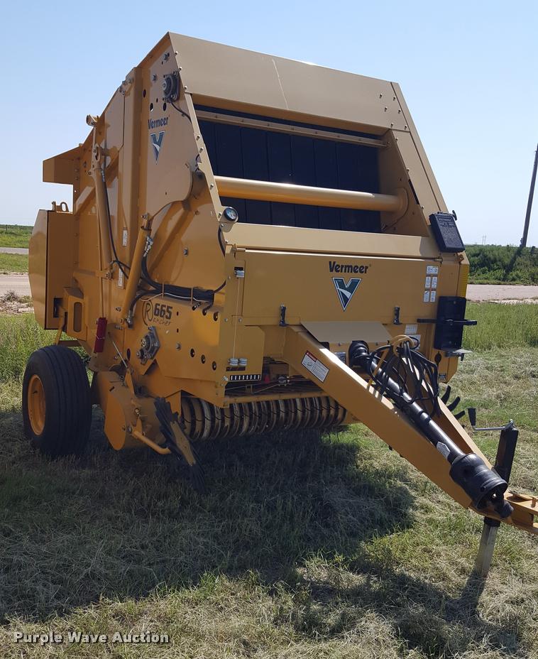 image for item L1499 Vermeer 665 Rancher round baler