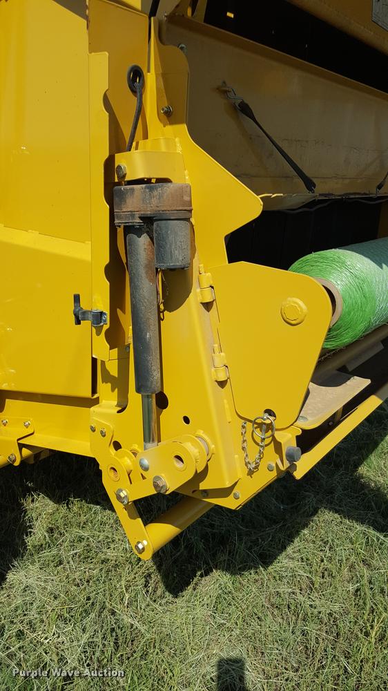 image for item L1499 Vermeer 665 Rancher round baler