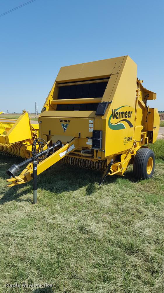 image for item L1499 Vermeer 665 Rancher round baler