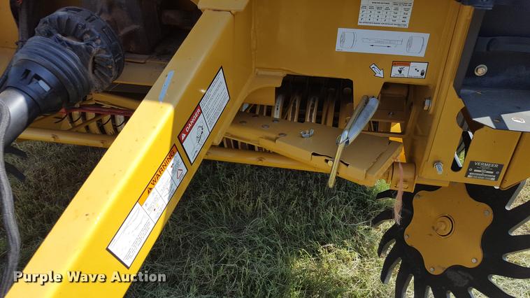 image for item L1499 Vermeer 665 Rancher round baler