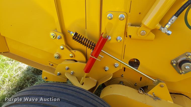 image for item L1499 Vermeer 665 Rancher round baler