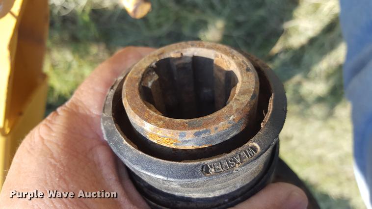 image for item L1499 Vermeer 665 Rancher round baler