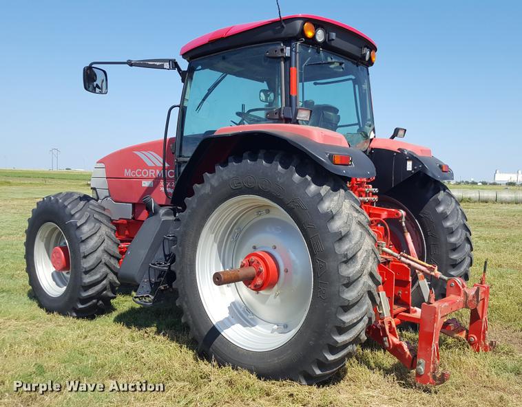 image for item L1500 McCormick XTX200 MFWD tractor