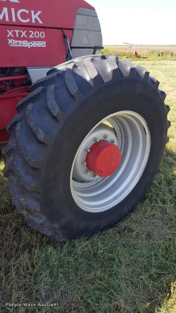 image for item L1500 McCormick XTX200 MFWD tractor