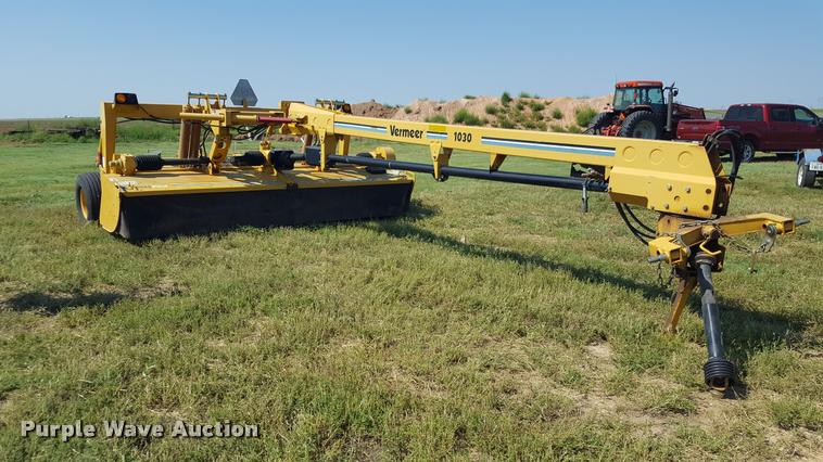 image for item L1501 Vermeer 1030 pull type windrower