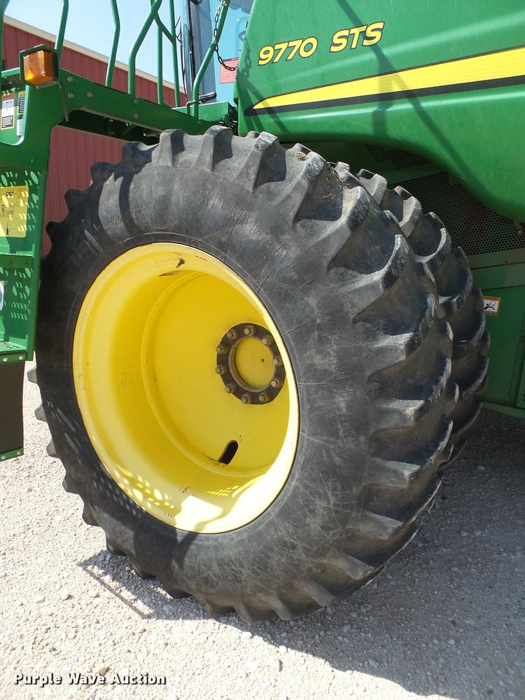 image for item L1502 2010 John Deere 9770 combine