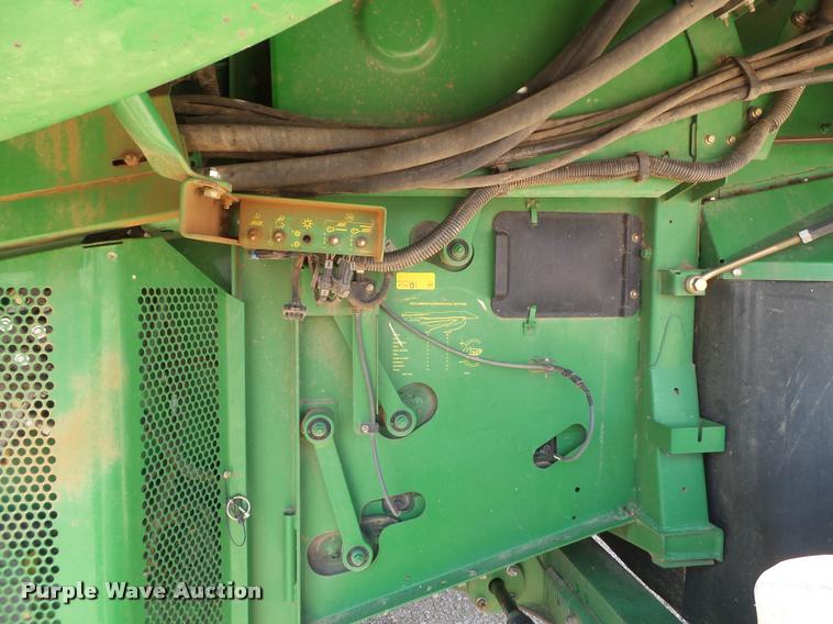 image for item L1502 2010 John Deere 9770 combine