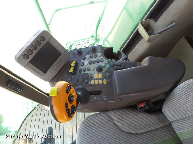 image for item L1502 2010 John Deere 9770 combine