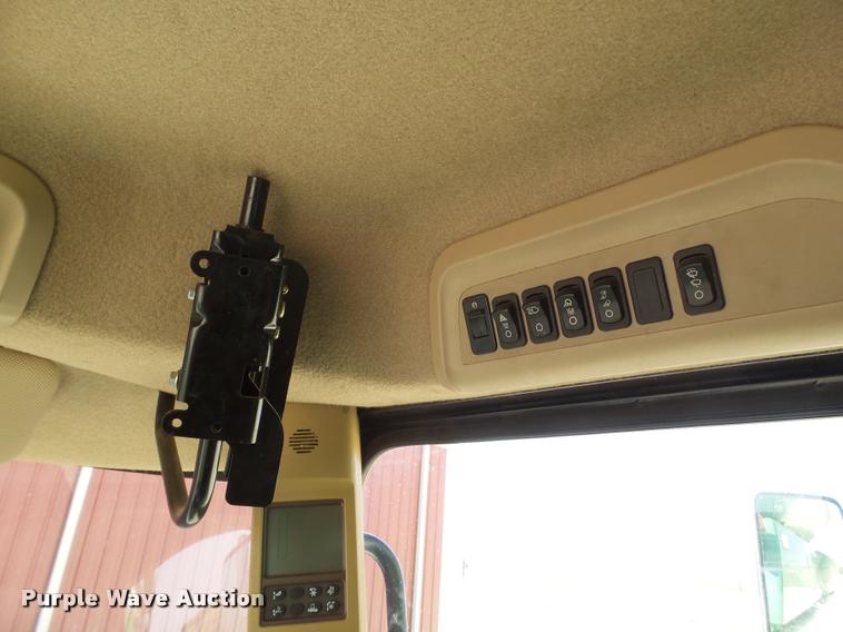 image for item L1502 2010 John Deere 9770 combine