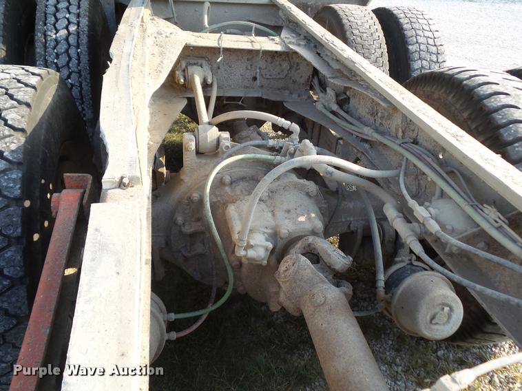 image for item L5631 1982 Ford LNT8000 grain truck