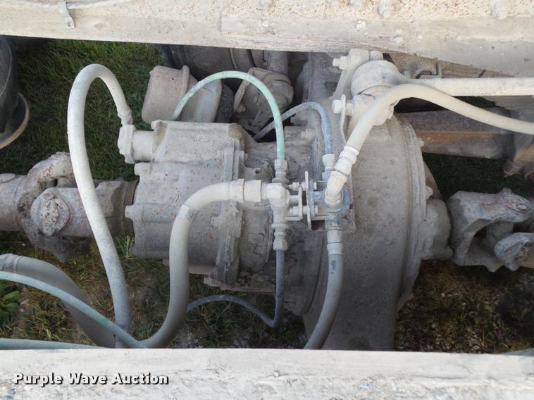 image for item L5631 1982 Ford LNT8000 grain truck