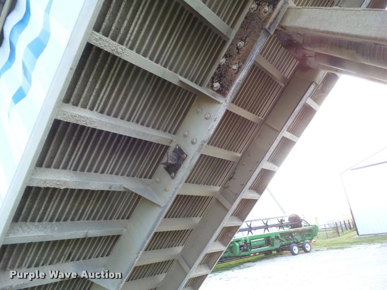 image for item L5631 1982 Ford LNT8000 grain truck