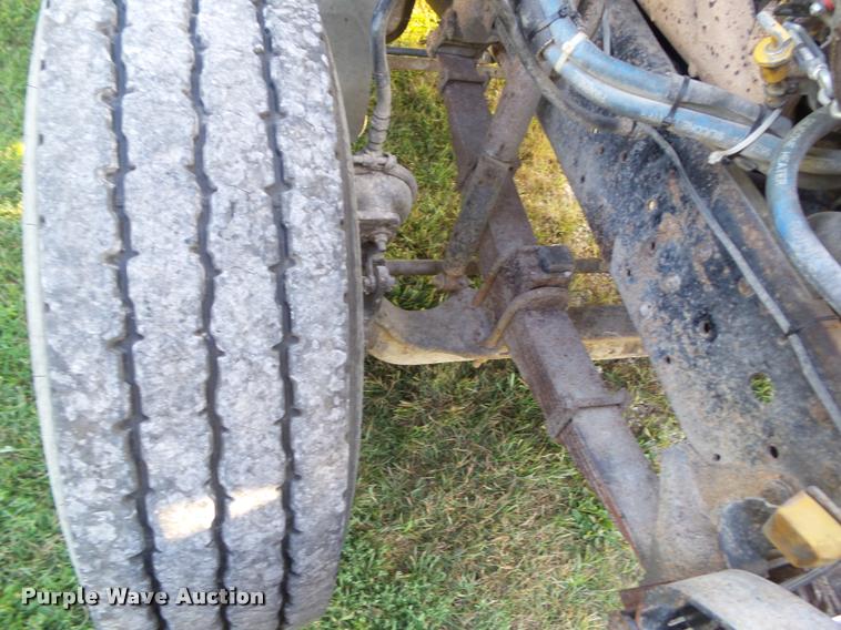 image for item L5631 1982 Ford LNT8000 grain truck